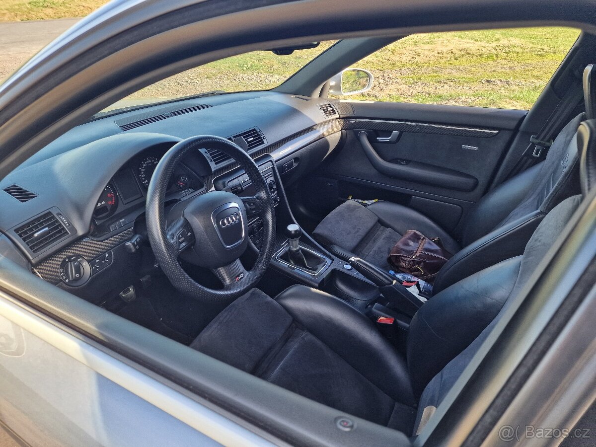 Audi RS4 - 2