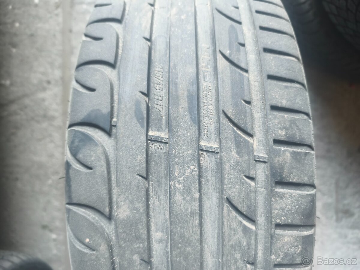 Pneu 215/45 r17 - 2
