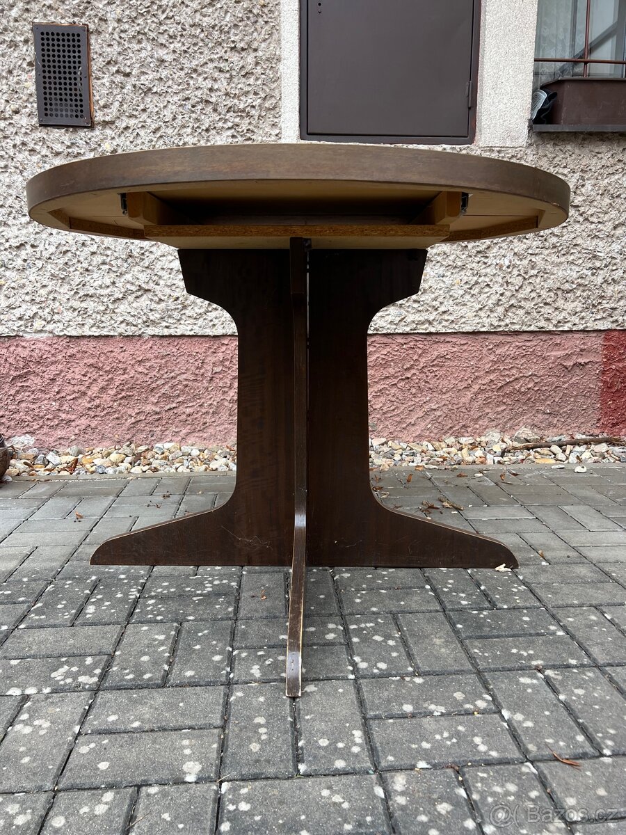 Rozkládací jídelní stůl - 2