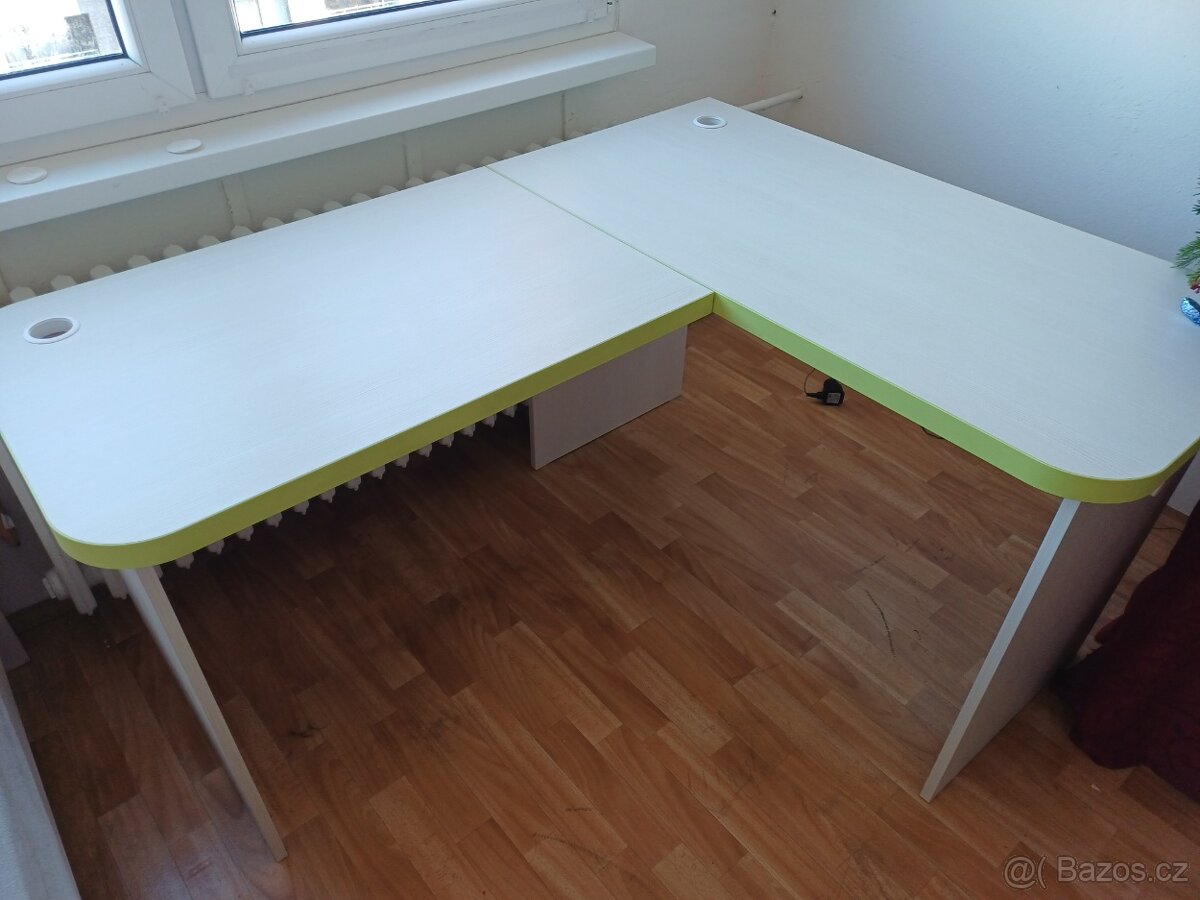 Psací/kancelářský stůl - 2