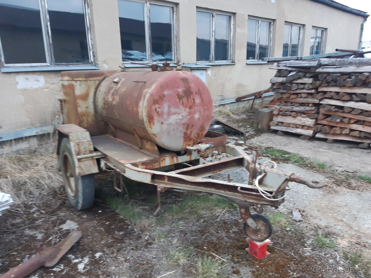 Tankovací vozík - 2