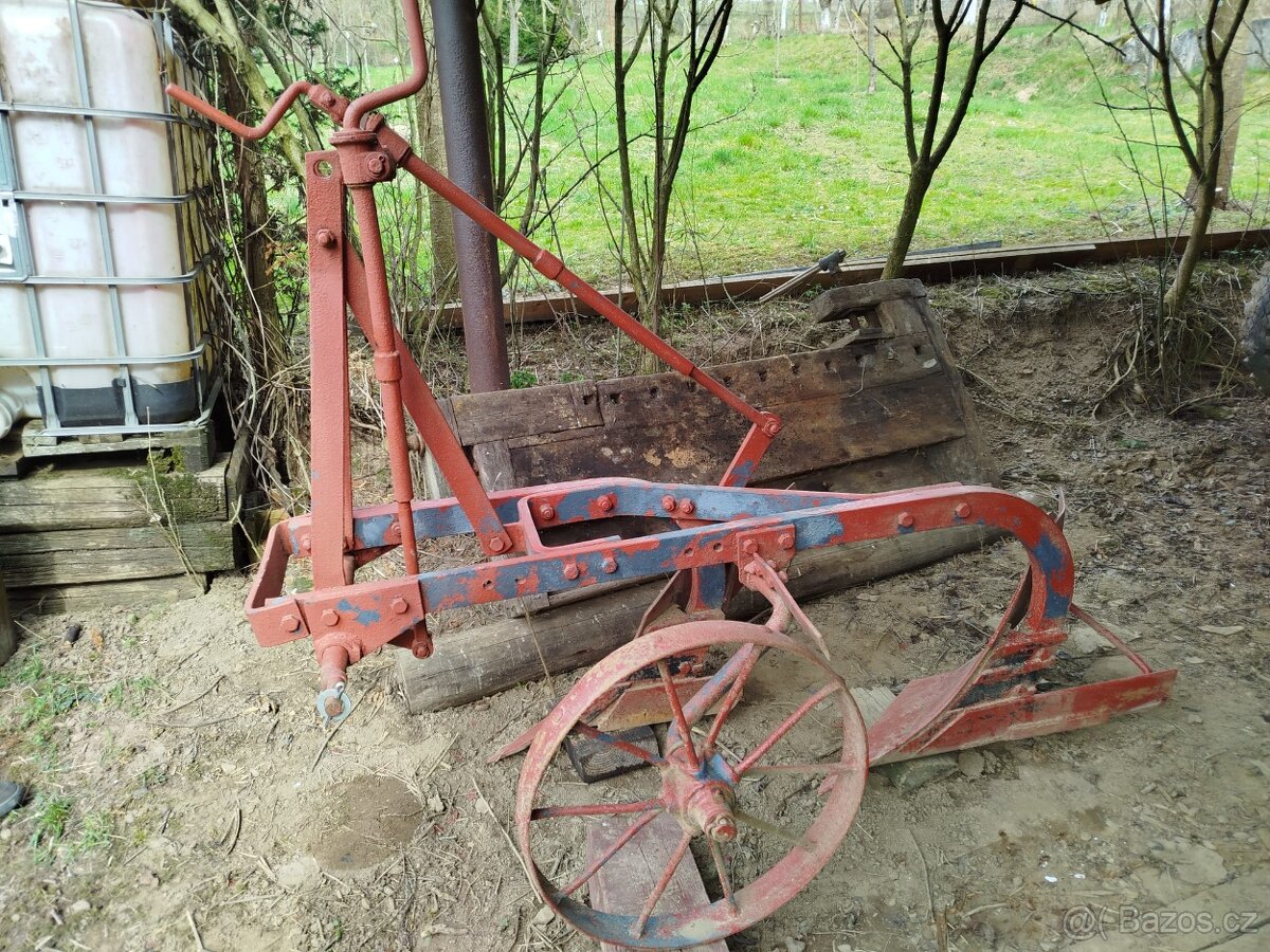 Dvouradličný pluh Z25 K - 2