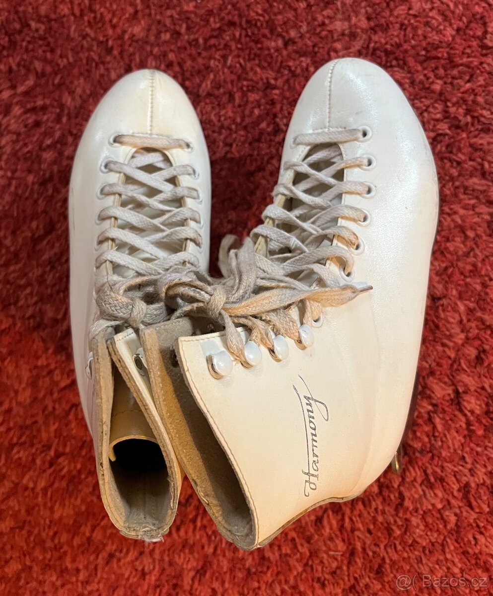 Dívčí lední brusle - 2