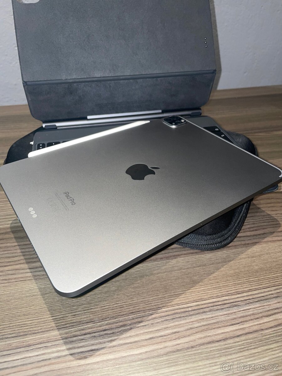 iPad Pro 11” M2 + Magic keyboard + Apple Pencil + obal - 2