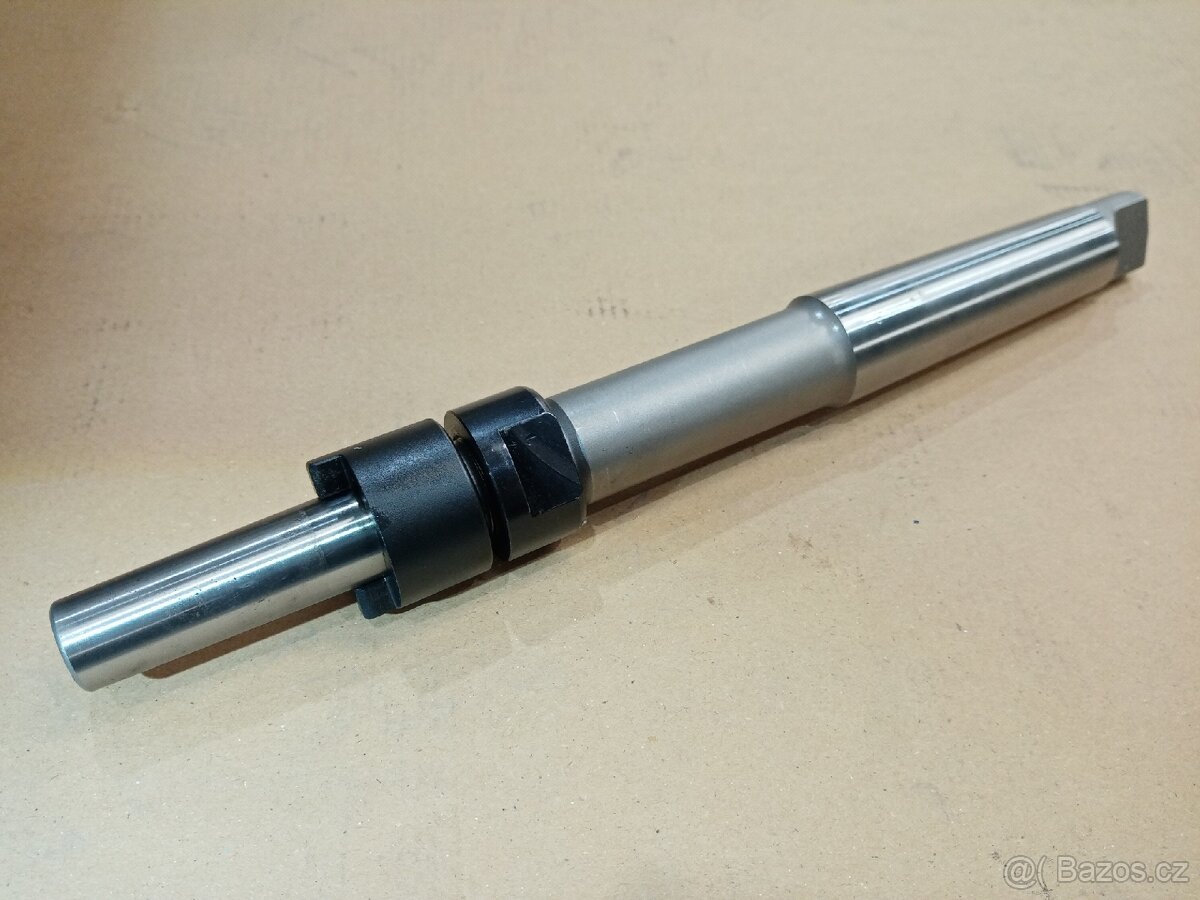 Držák nástrčných výhrubníků a výstružníků 22 MK4 - 2