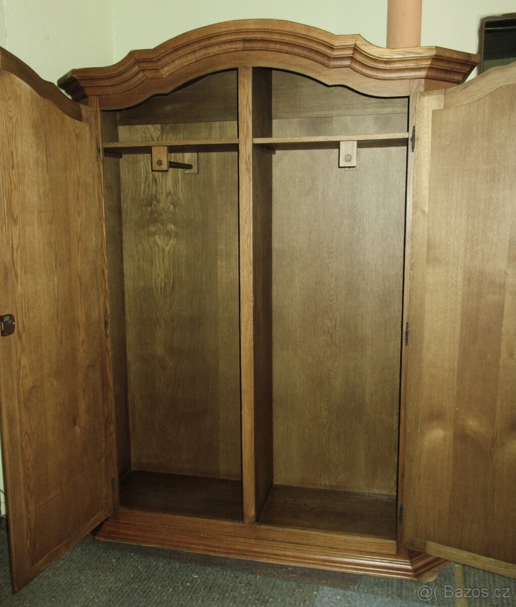 Rustikální šatní skříň z masivu ( Dub ) - Výborný stav - 2