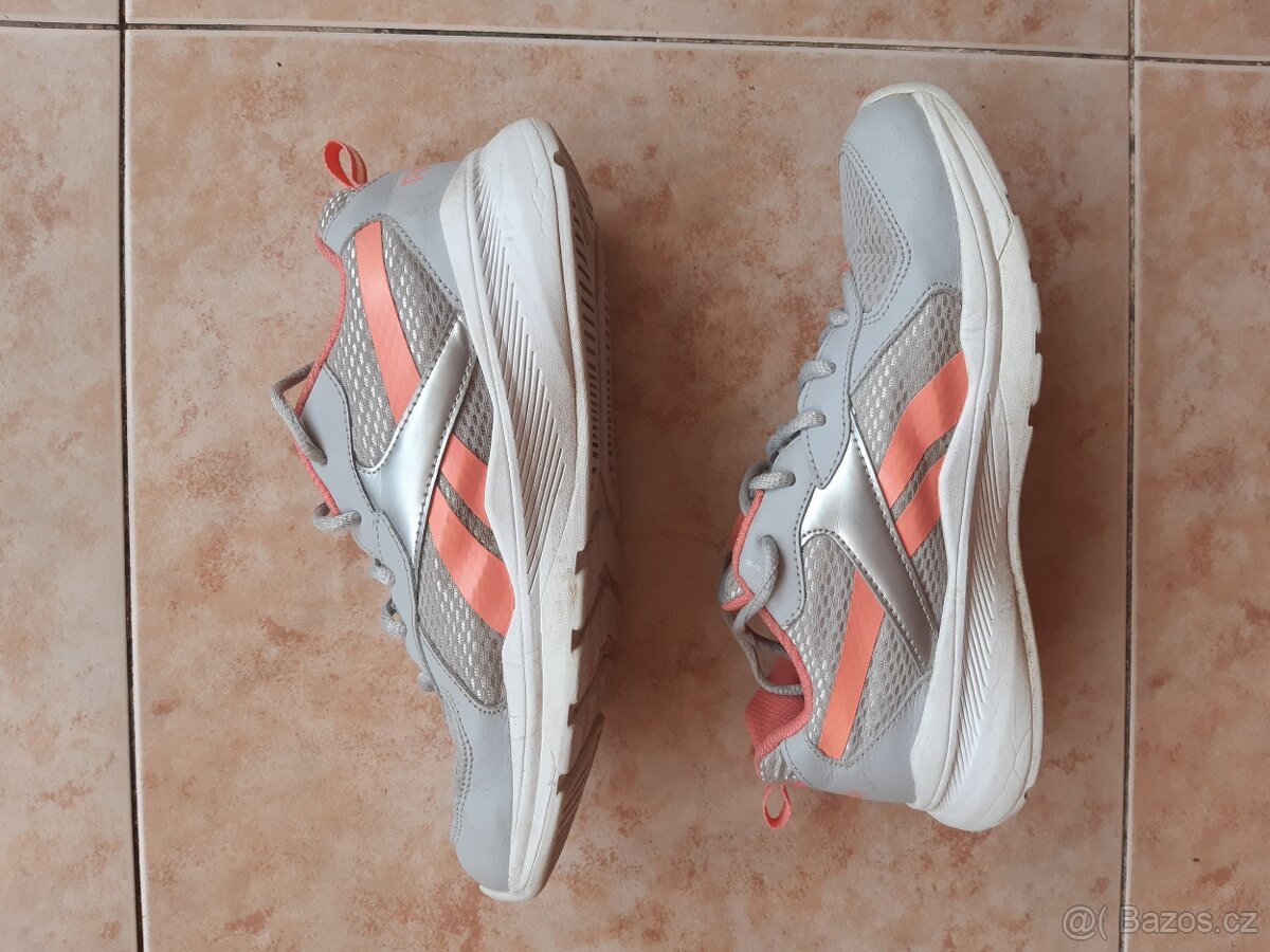 Dívčí sportovní tenisky Reebok vel. 37 (240mm stélka) - 2