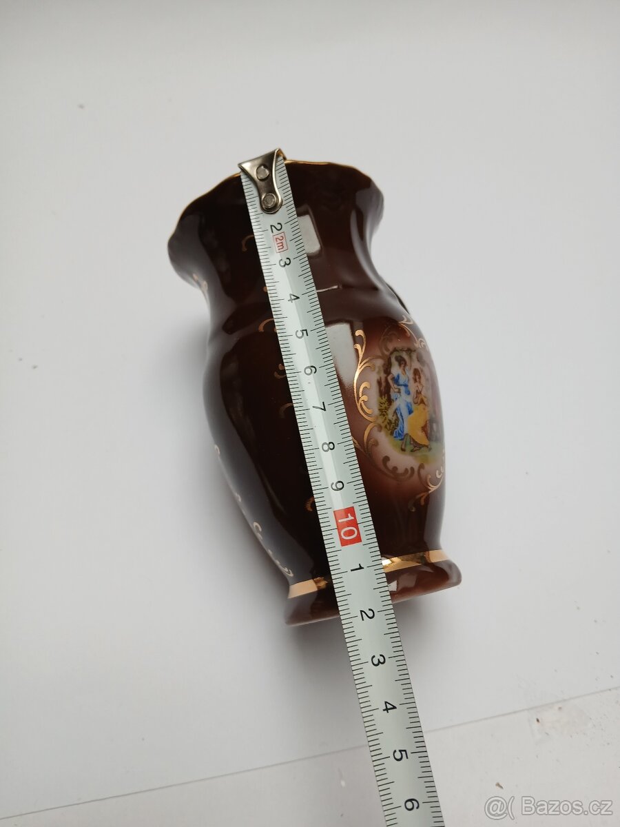 Hnědý džbánek "Tři Grácie" - 2