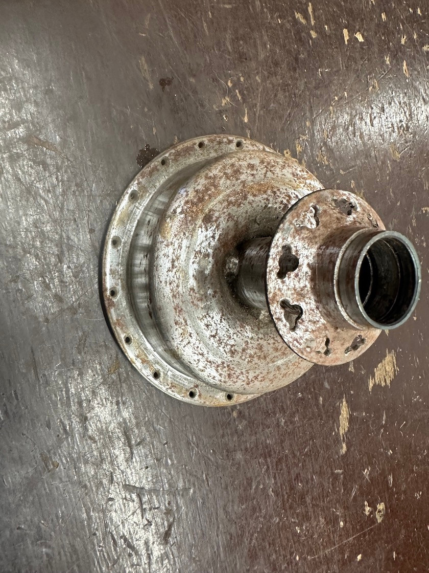 Predám brzdový buben - predný stred kola JAWA 550 - 2