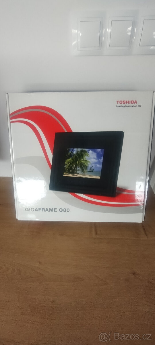 Digitální fotorámeček Toshiba GigaFrame Q80 - 2