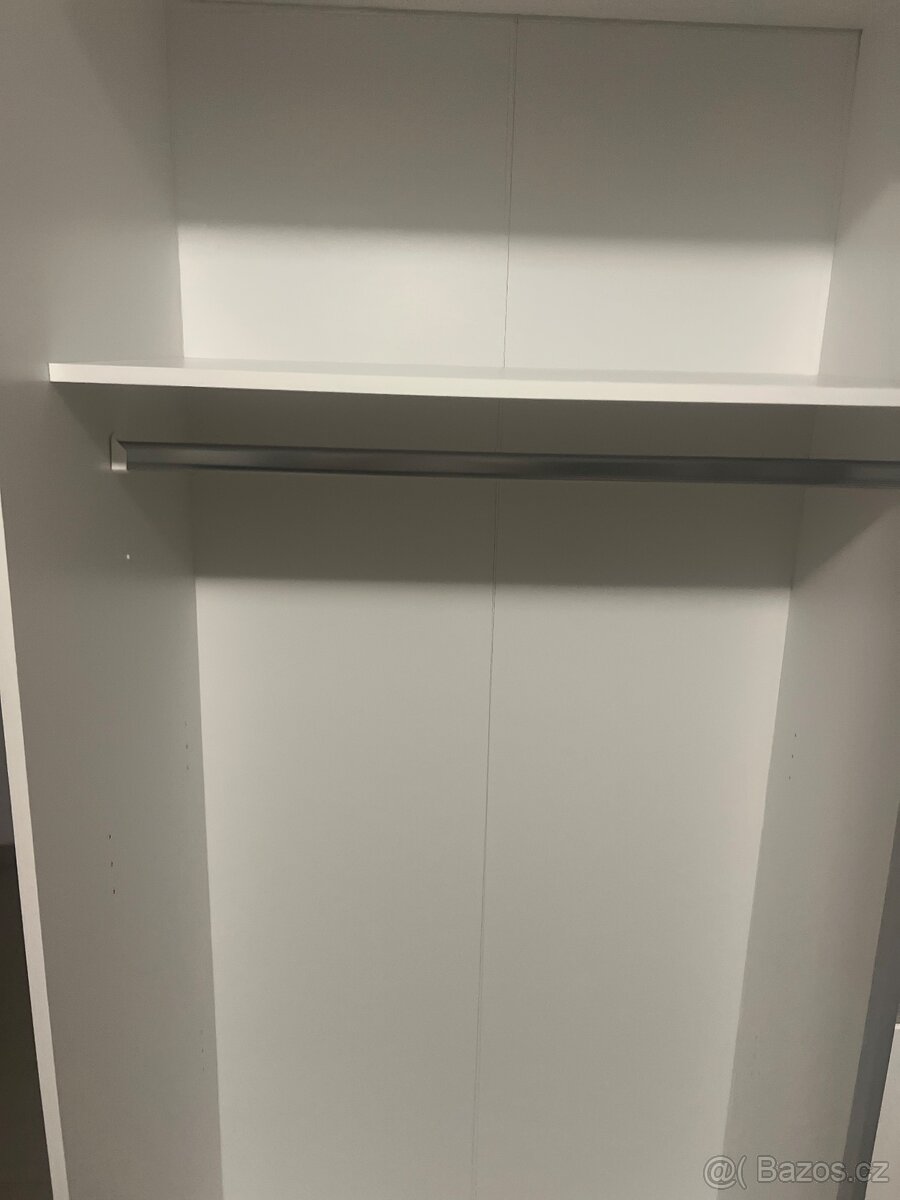 Šatní skříň - 2