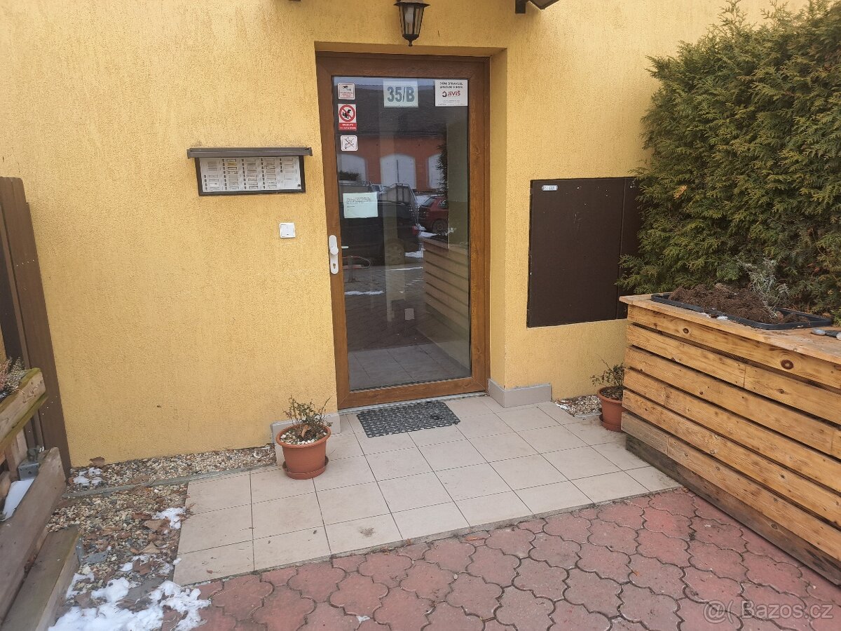 Prodej bytu 2 kk Šestajovice - 2