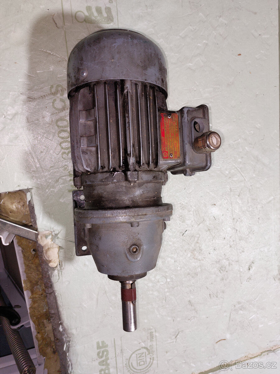 Motor s převodovkou dvou rychlostní - 2