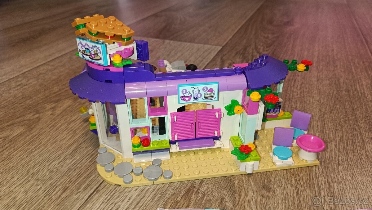 Emma a umělecká kavárna - 2