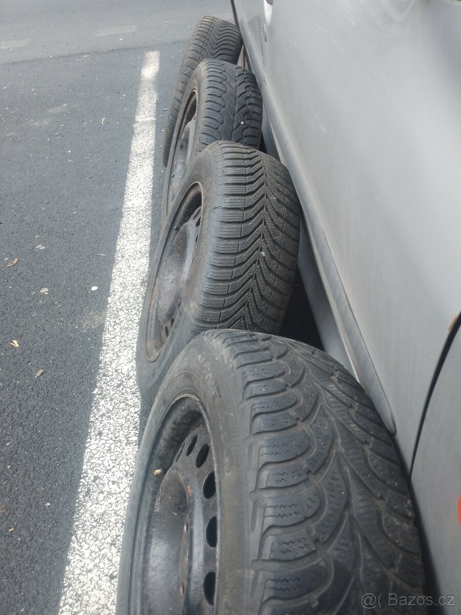 Sada 4ks kol 175/65 R14 82T M+S na plechových discích - 2