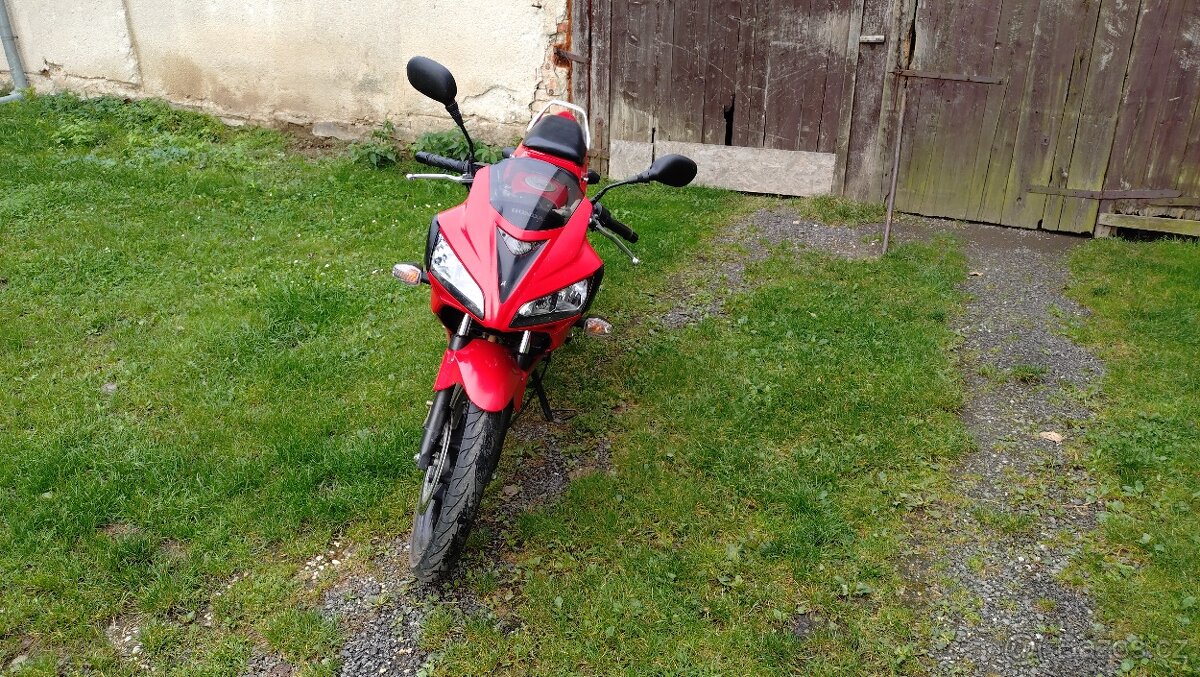 CBR 125 R - 2