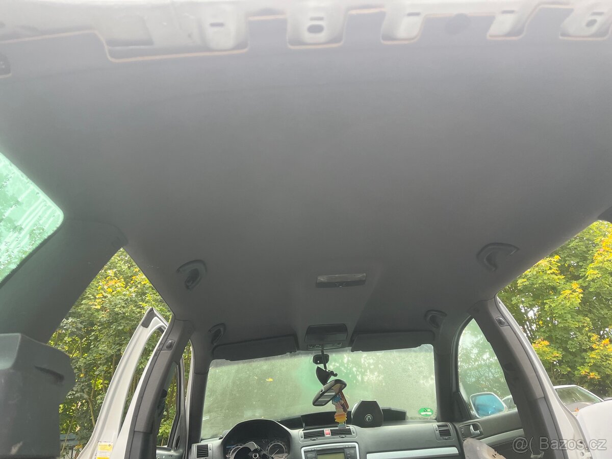 Octavia 2 combi černá stropnice - 2