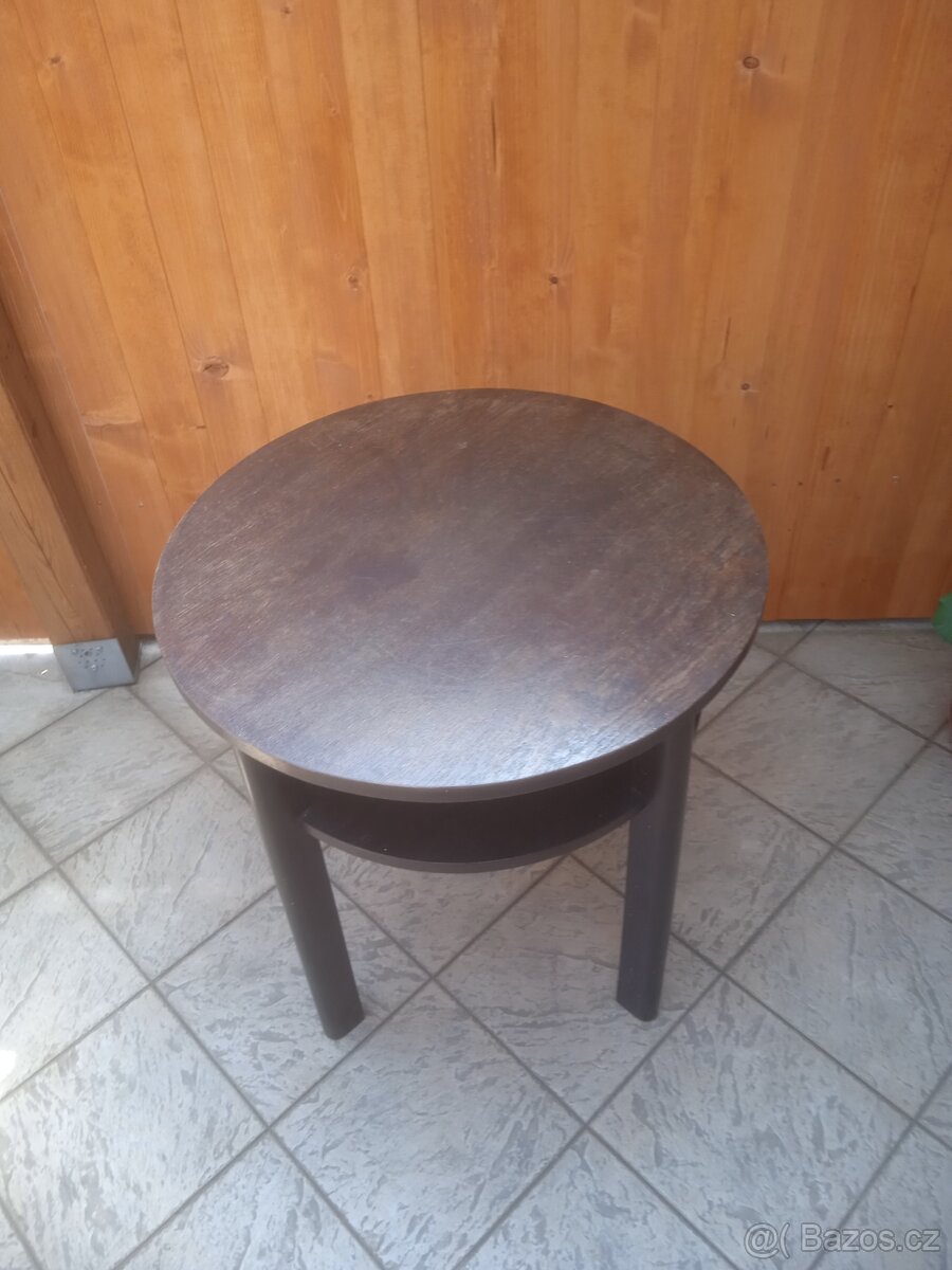 Kulatý stůl - 2