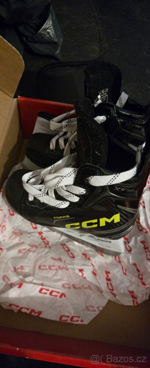 Brusle CCM yth10 tacks xf pro - 2