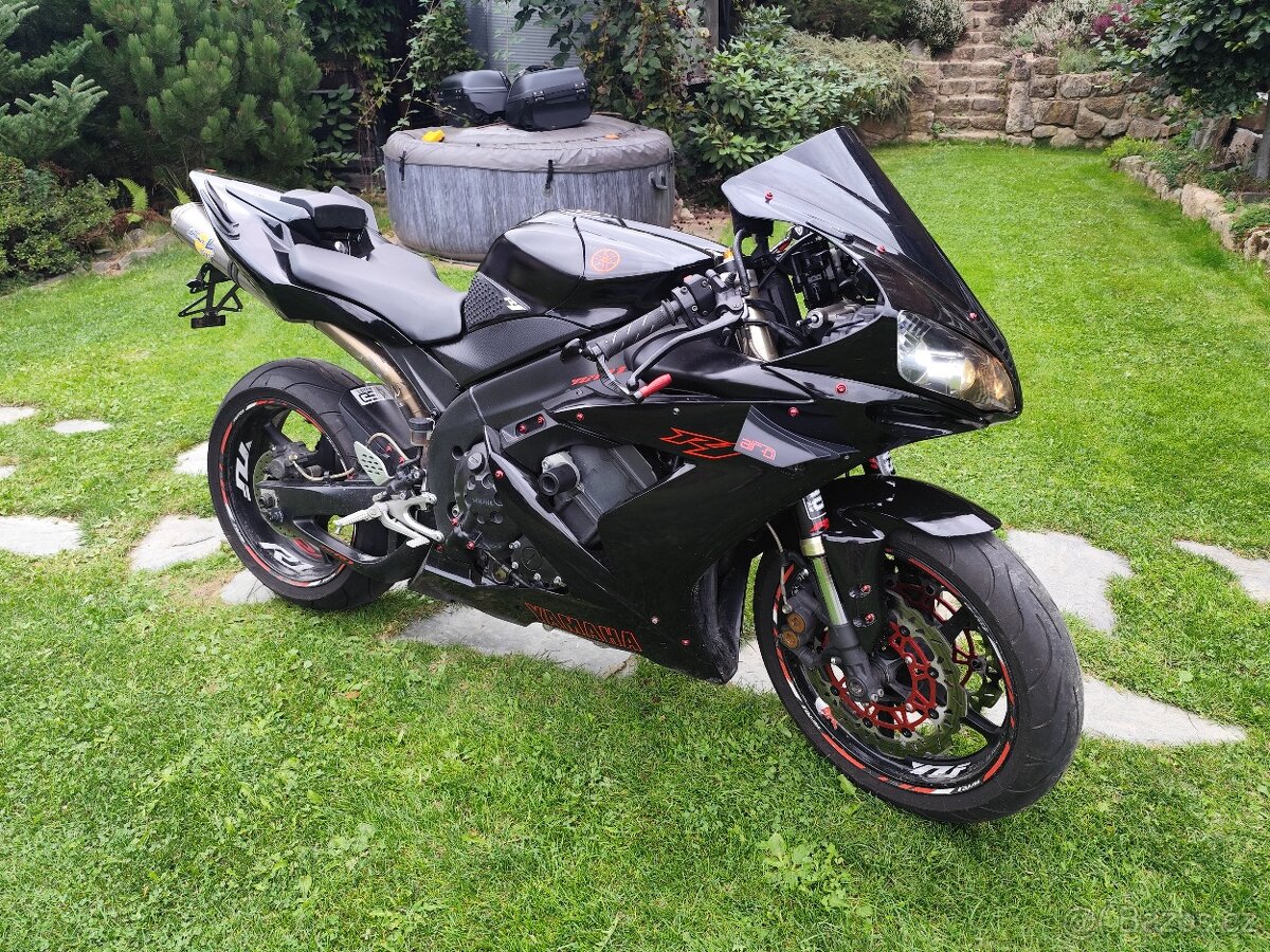 Yamaha YZF R 1 - 2