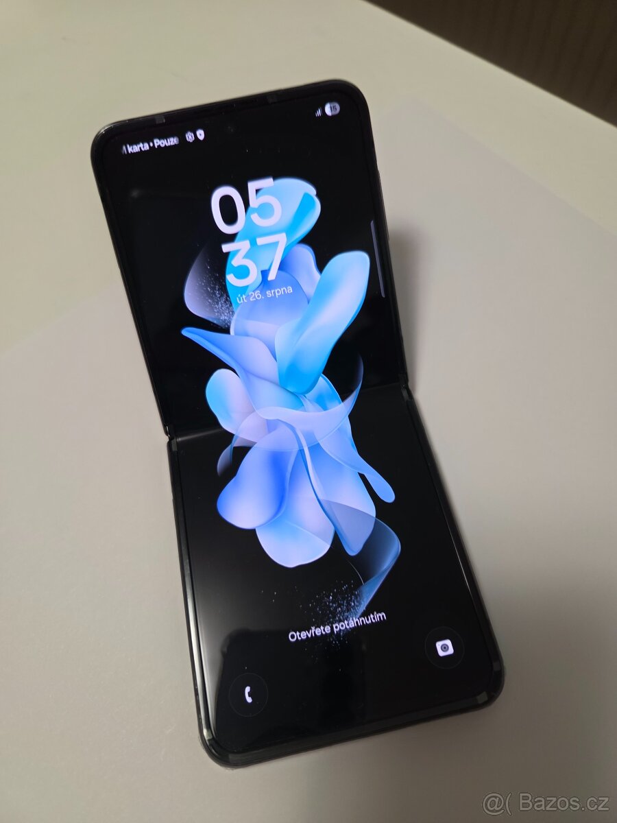 Prodám Samsung Galaxy Z Flip 4 5G 512 GB - 2