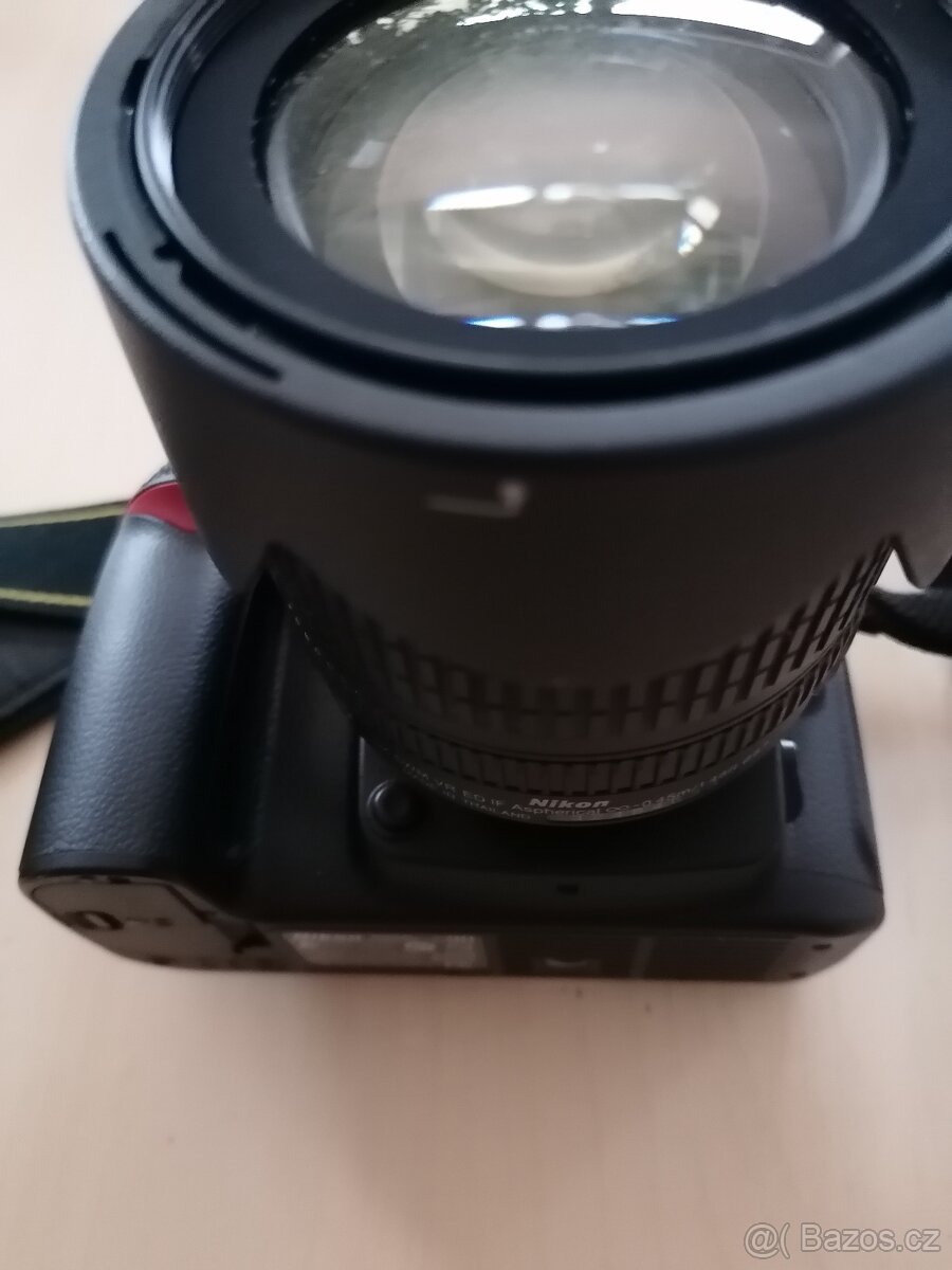 prodám zrcadlovku nikon D90 - 2