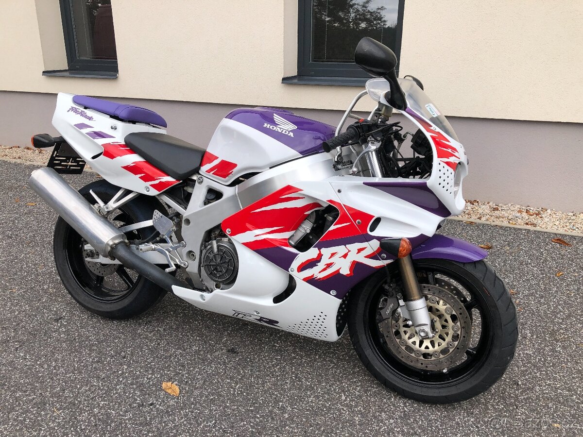 Honda CBR 900 RR, model SC28 - 2