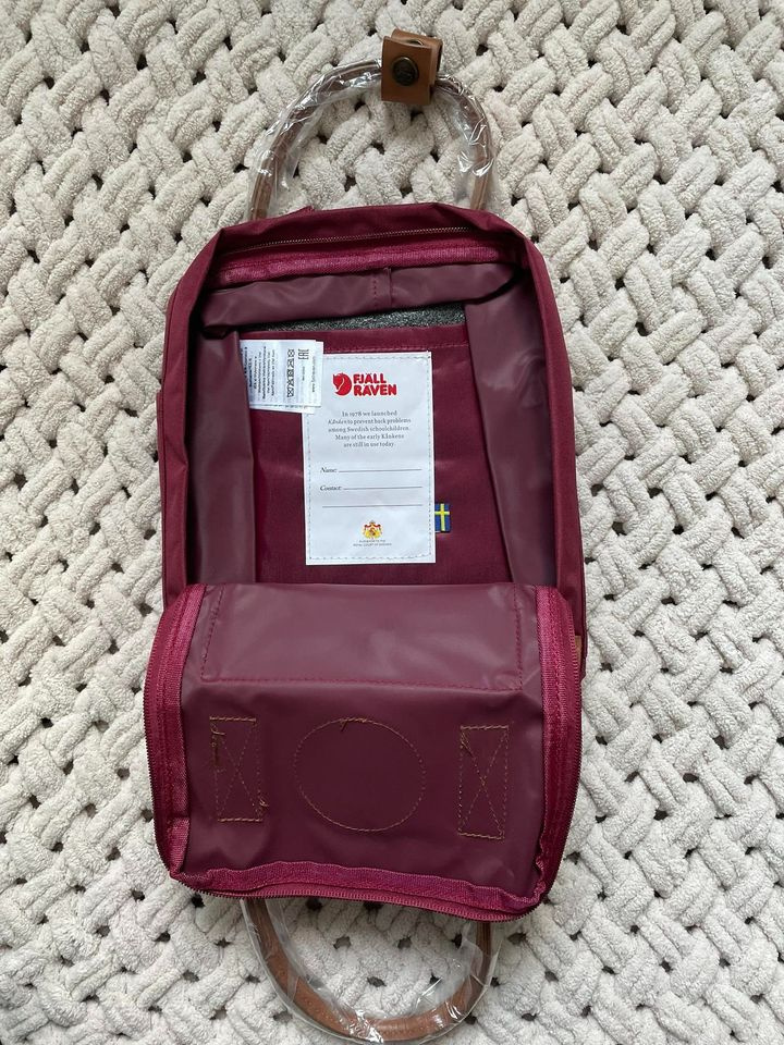 Nový batoh Fjällräven Kanken 7L vínový s hnědými prvky - 2