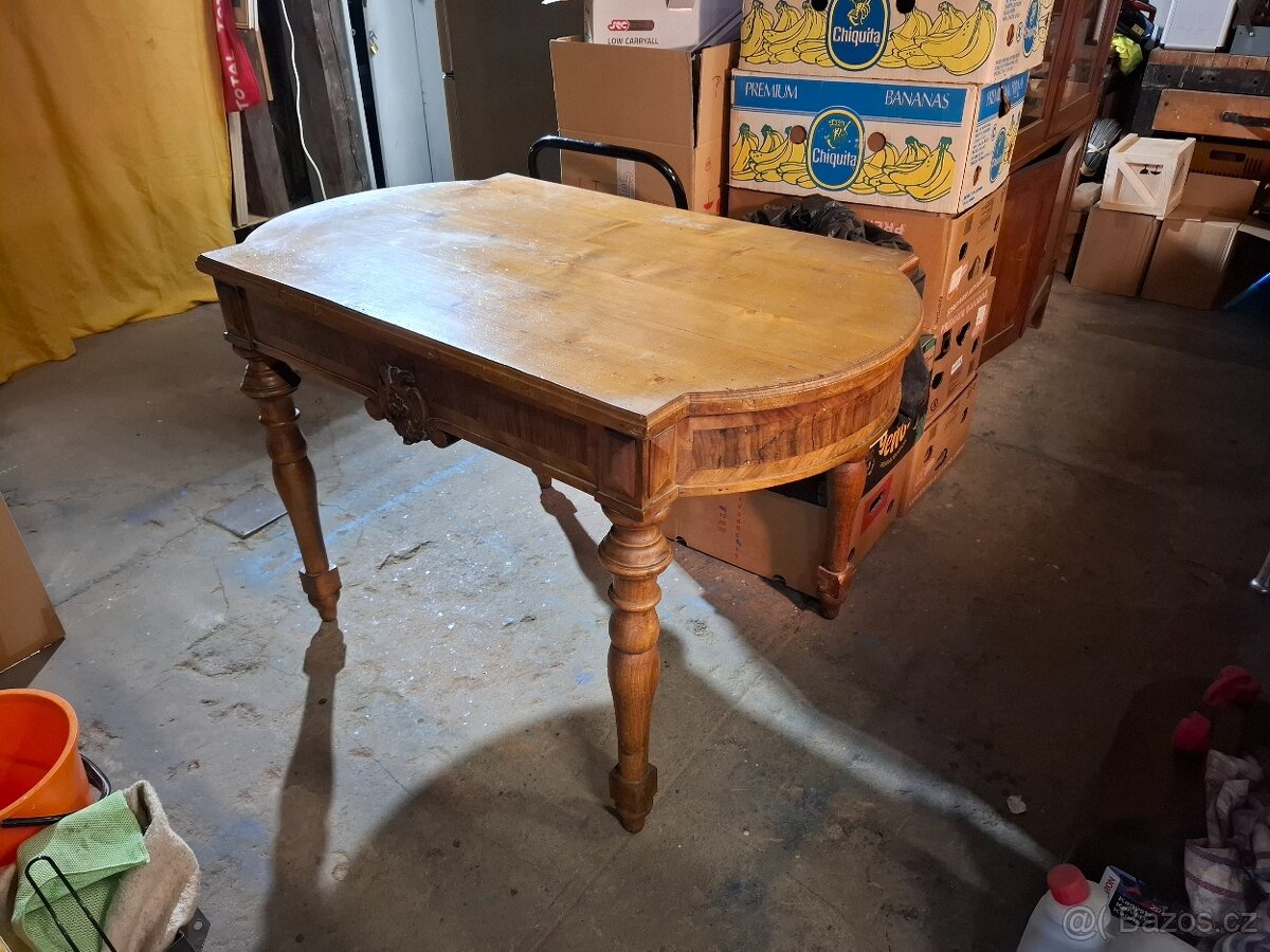 Starožitný stůl - 2