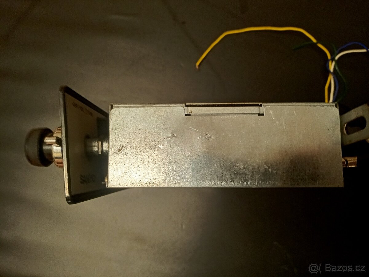 Autorádio Sanyo FT222 retro - 2