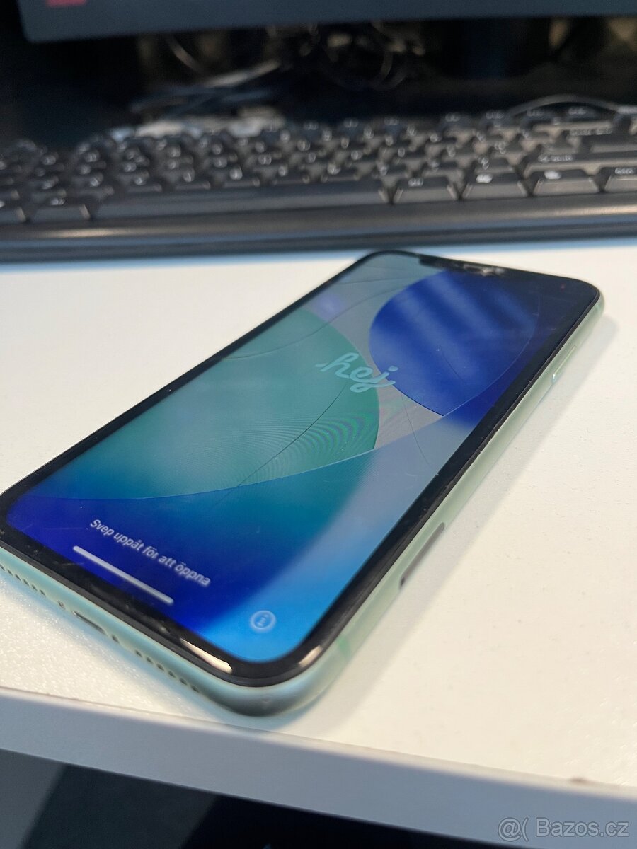 IPhone 11 ( spíš na součástky) - 2