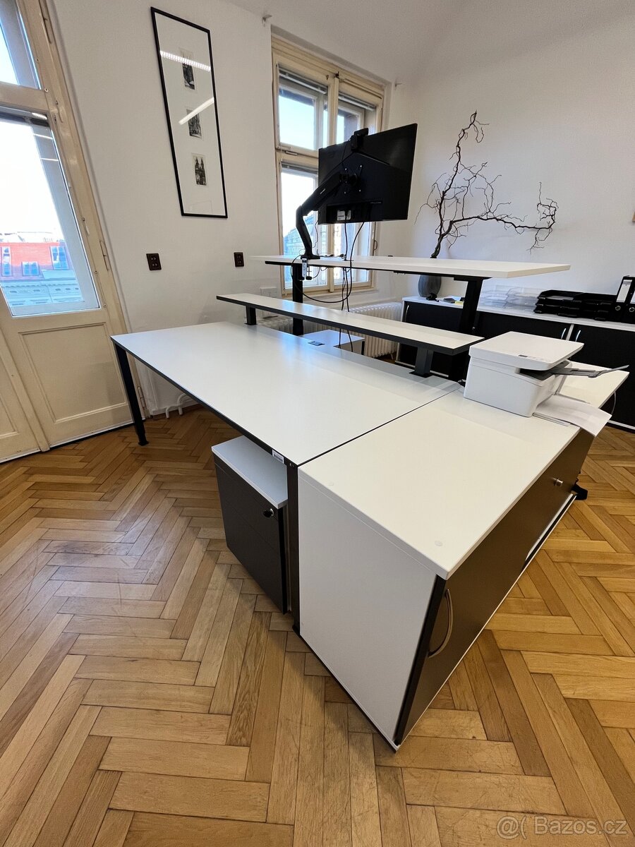 Kancelářský nábytek - 2