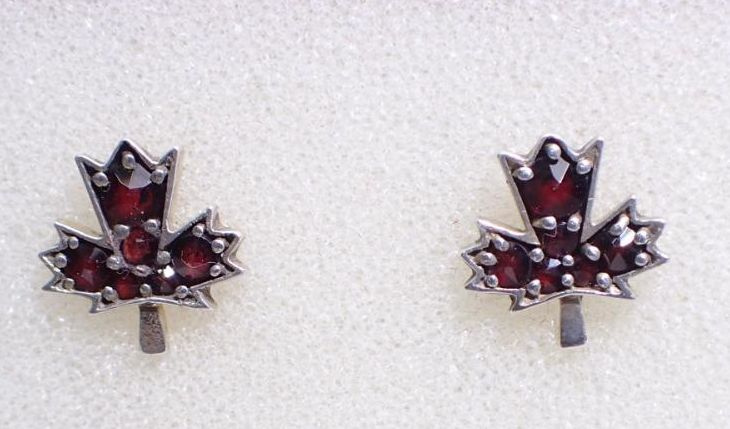 český granát - stříbrné náušnice - 2