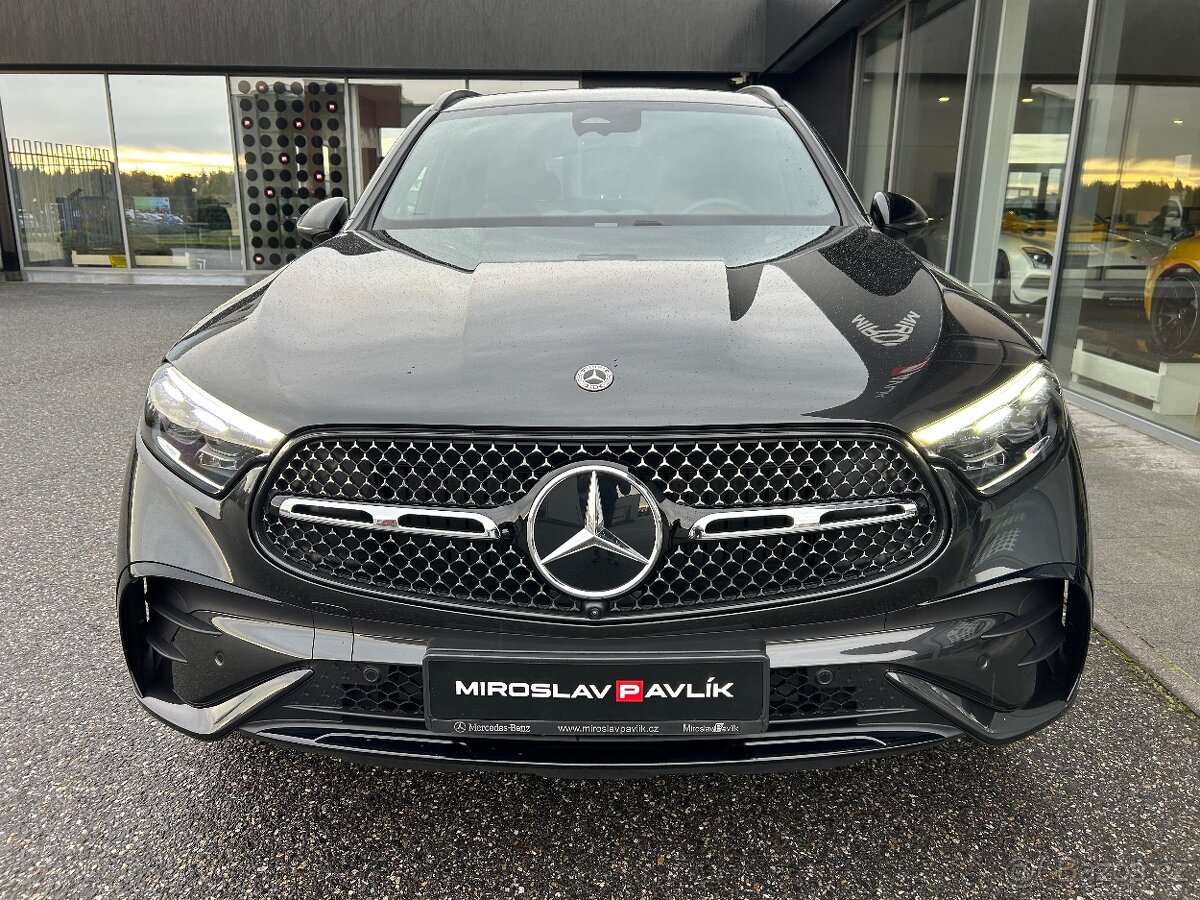 Prodám Mercedes-Benz GLC 220d 4MATIC AMG ZÁRUKA - 2