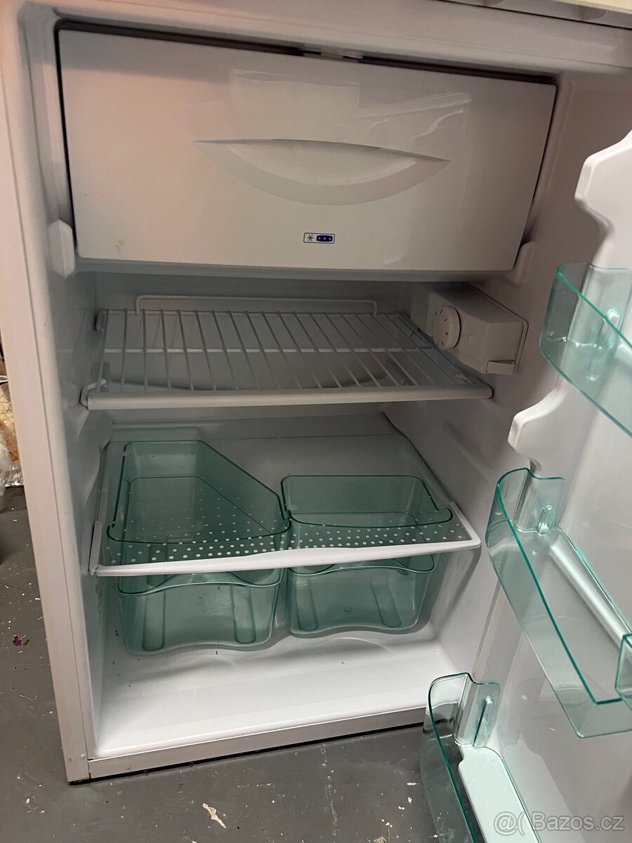 Lednička Polar s malým mrazákem - 2