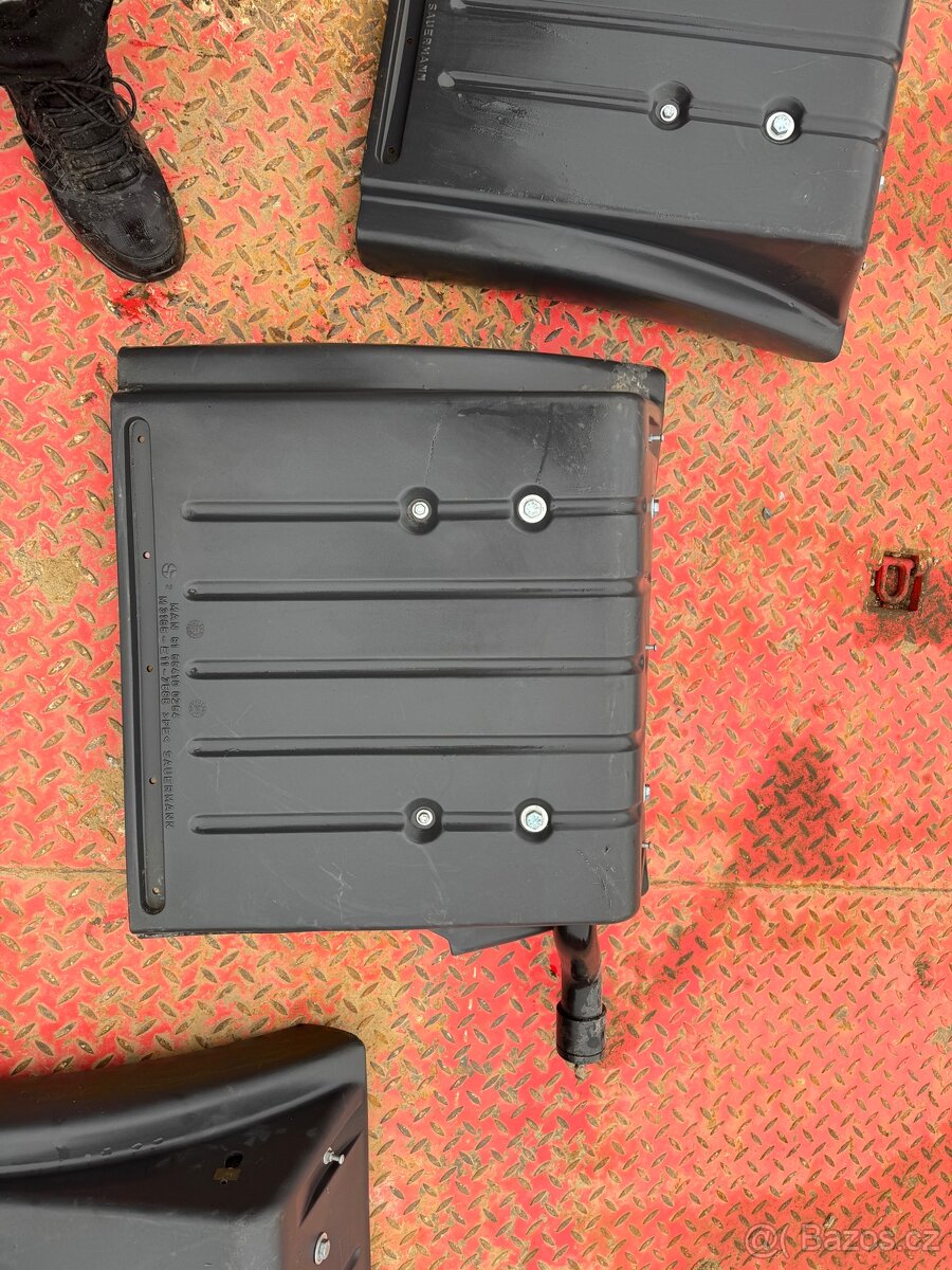 Blatníky na MAN TGS 8x4 - 2