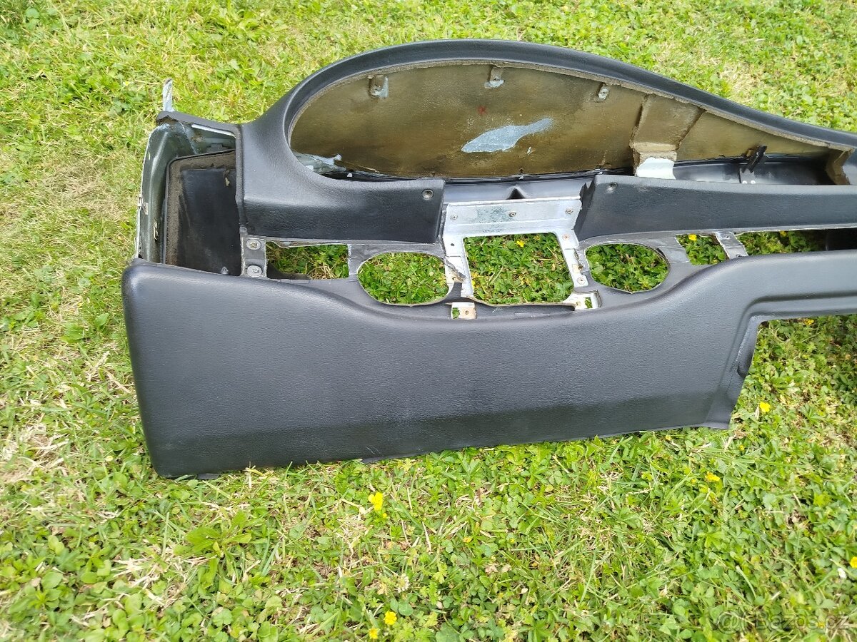 Prodám Porsche 944 palubní desku - 2