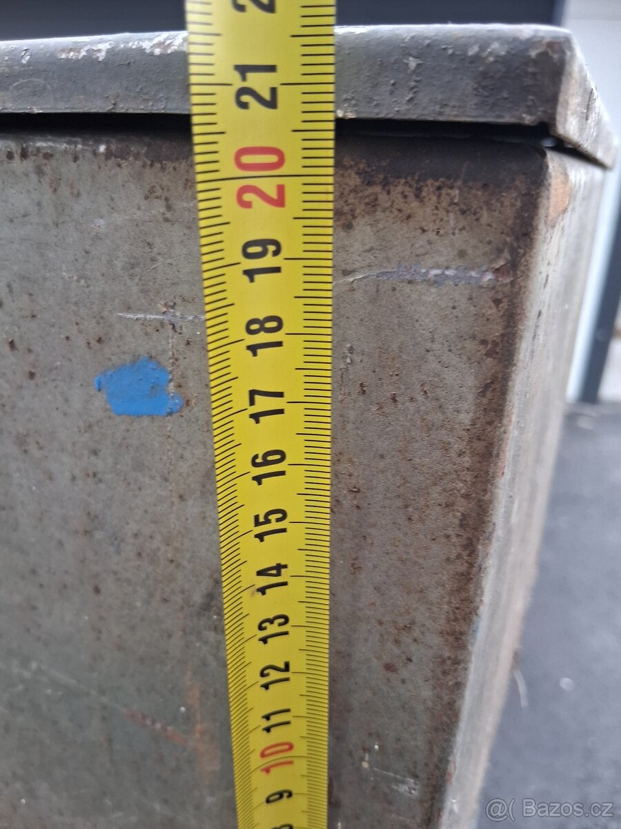 Plechová bedna box na nářadí - 2