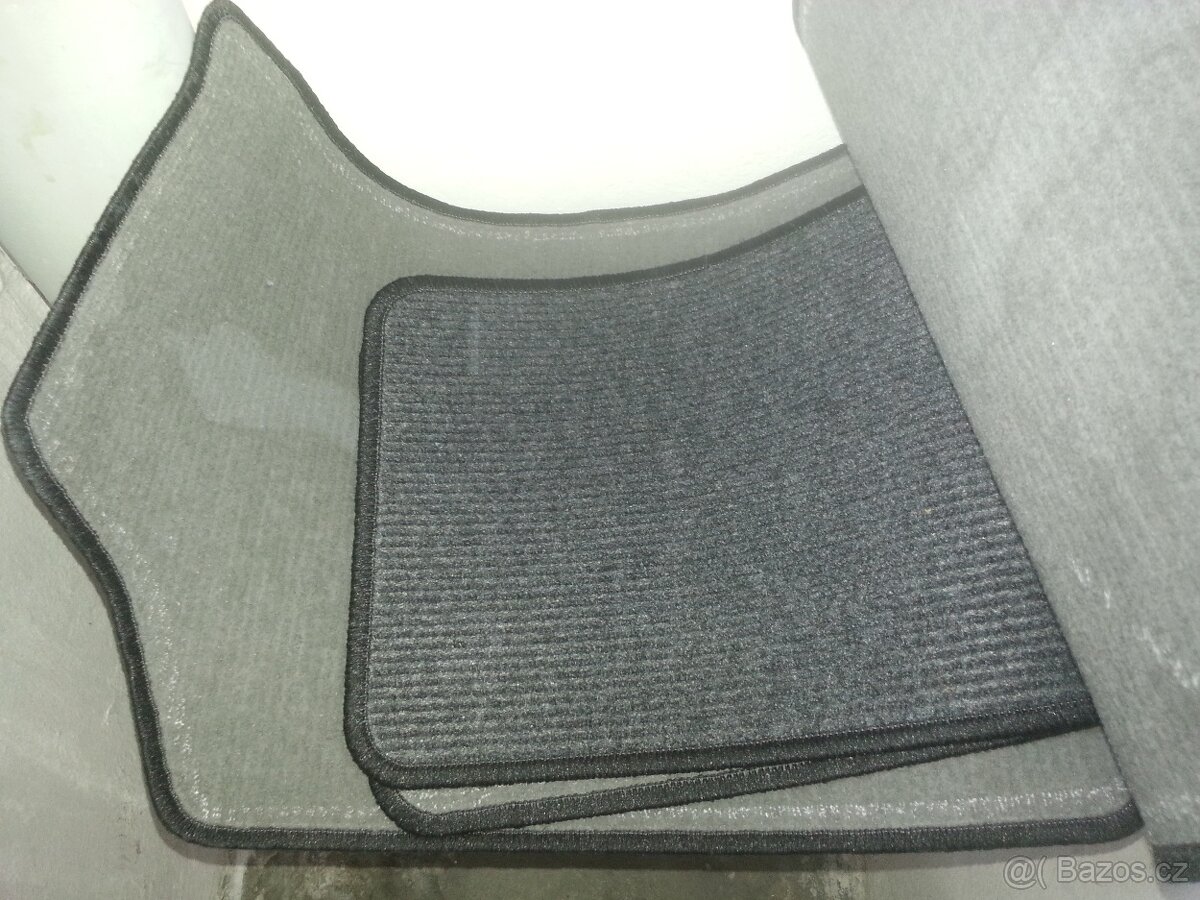 Sada univerzálních textilních koberců do auta - 2