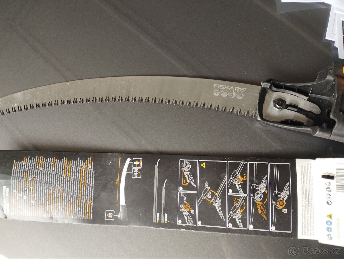 Prořezávací pilka Fiskars 1023633
- 2