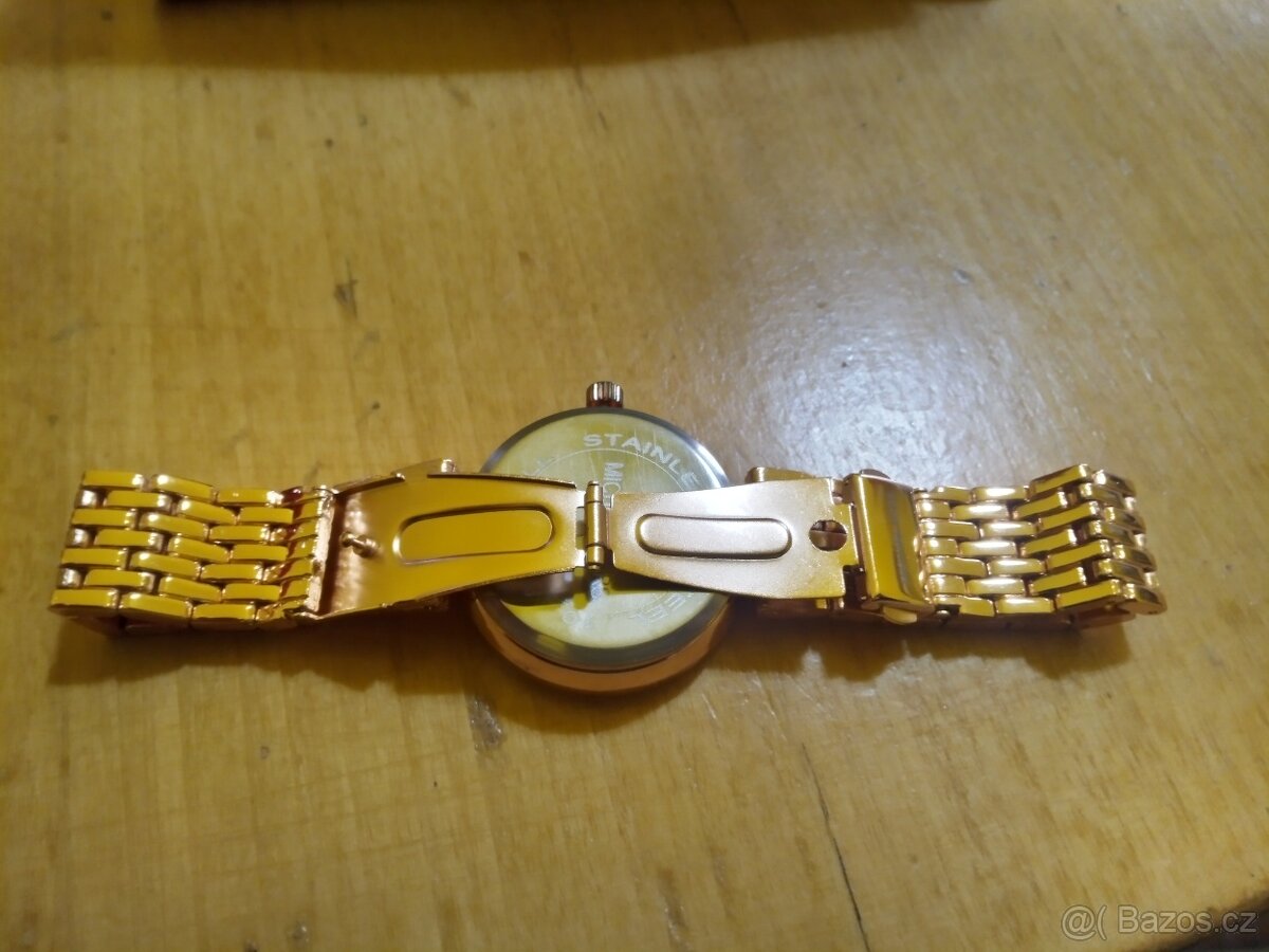 Dámské hodinky - cena 600,-Kč - 2