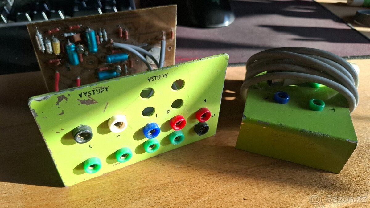 Elektronika Praha předzesilovač/přepínač??? - 2
