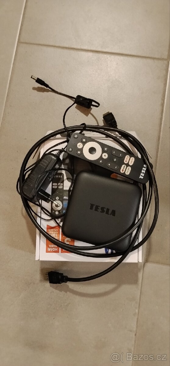 Tesla MediaBox XA400 - 2