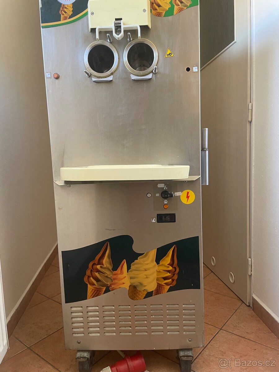 Zmrzlinový stroj Cattabriga-Carpigiani - 2