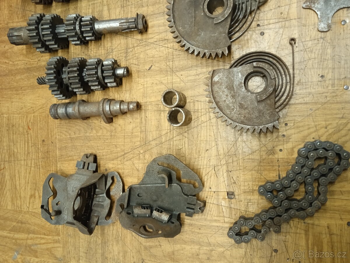 Jawa - díly motoru - 2