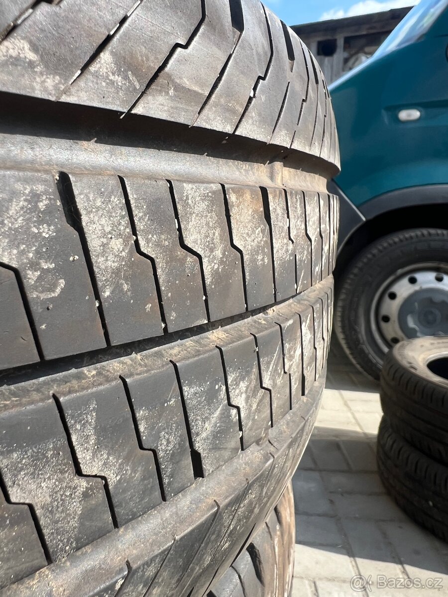 225/65/16c Continental - 2