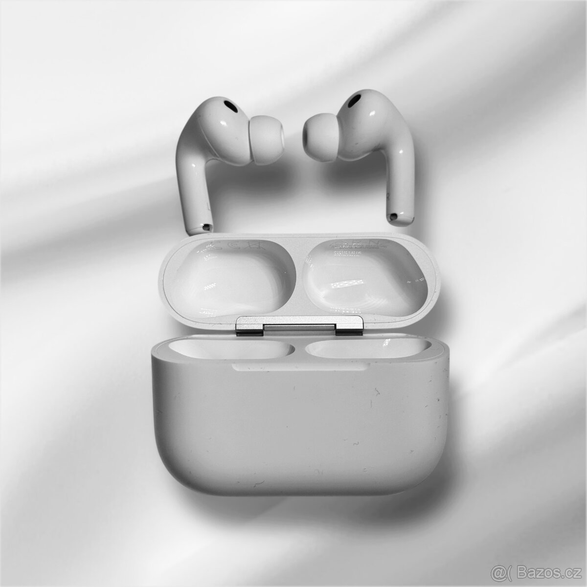 Apple AirPods Pro 3 (MFHP4ZM/A) - 2