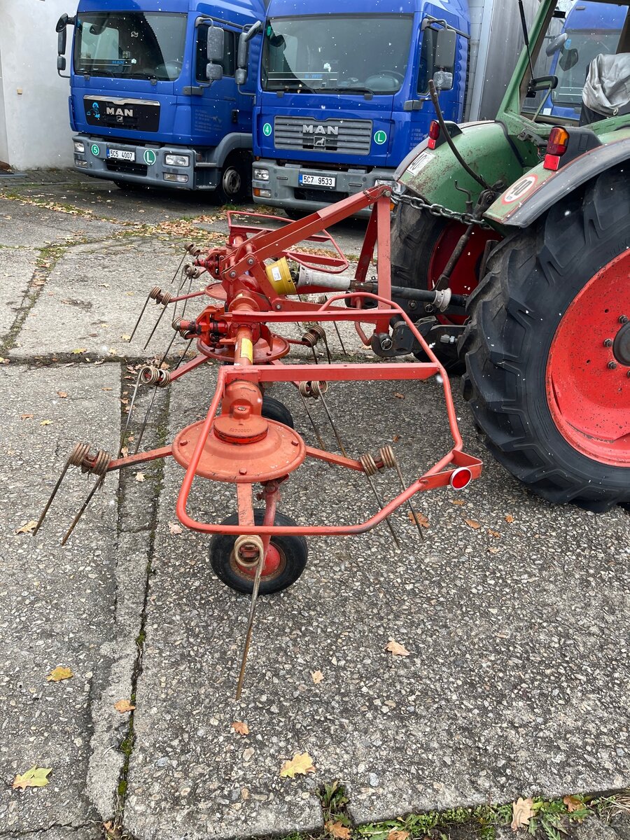 Obraceč Kuhn GF 440 - 2