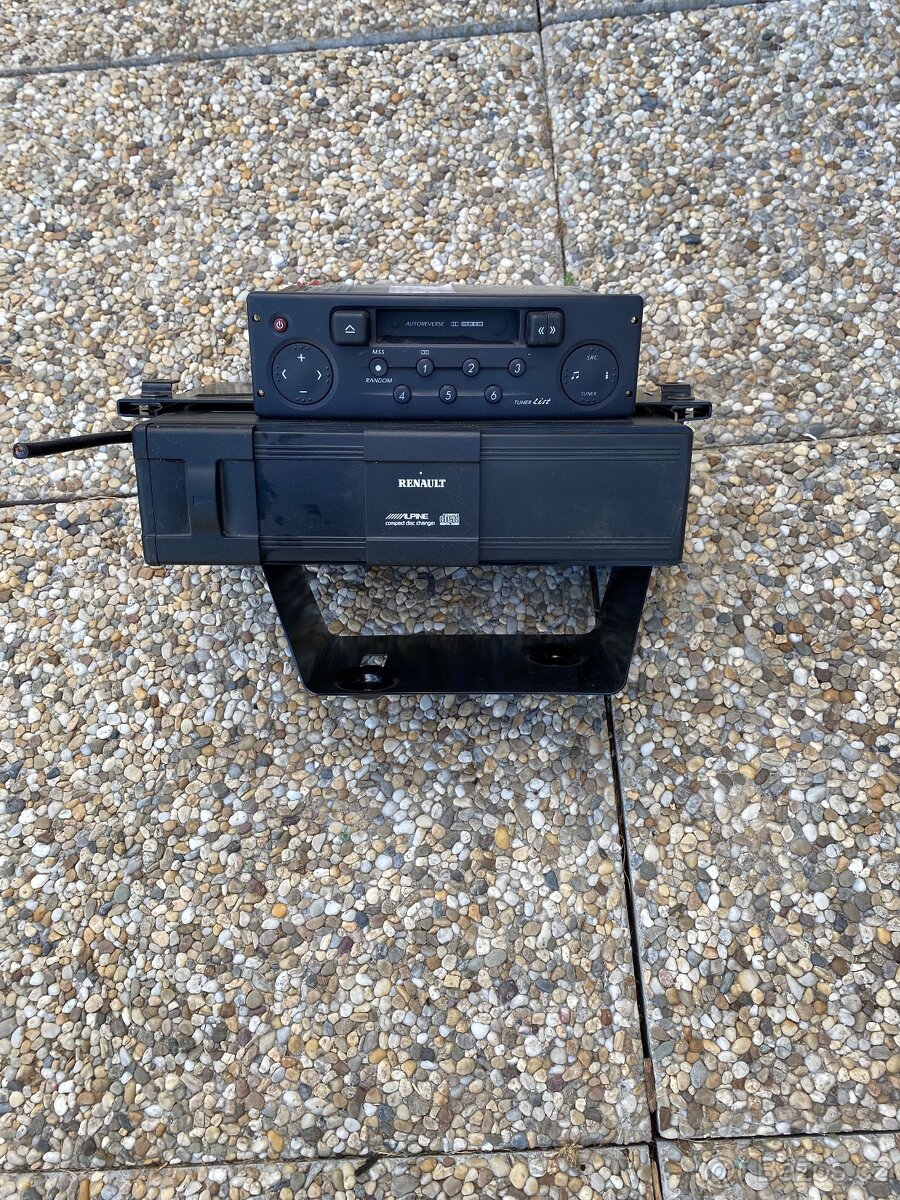 Renault Laguna II -autorádio a měnič CD - 2