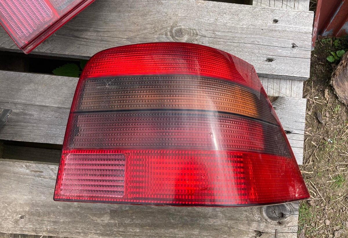 VW Golf 4 zadní světla - 2